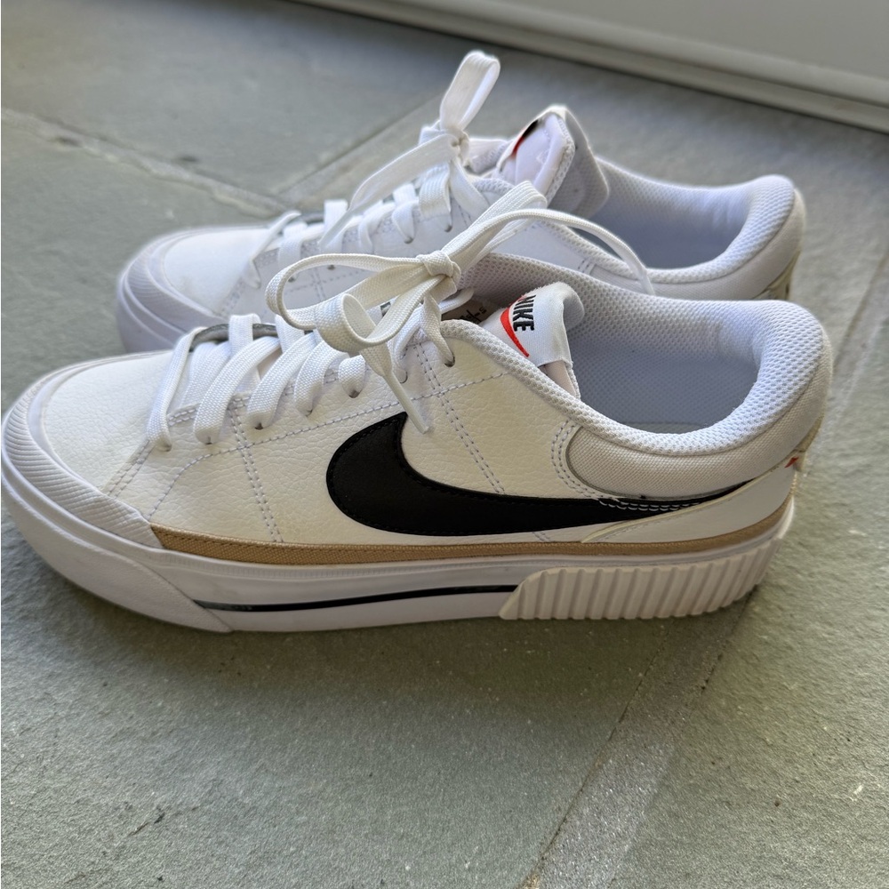Womans Nike Retro Platform sneakers size 8